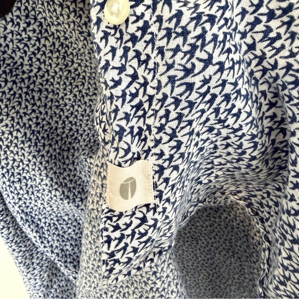 GRAYSON Women’s The Hero Buttondown Linen Birds Print in Navy Blue - Picture 7 of 11